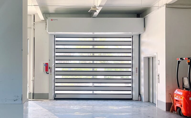 快关电动卷帘门厂家怎么选？美高门业为工业厂房提供智能联动门体方案插图1