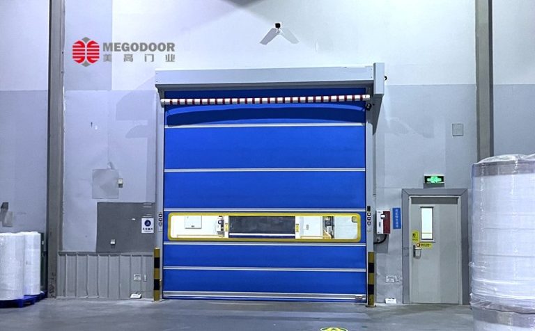 夏日工厂降温利器：美高快速卷帘门，高效锁住清凉缩略图
