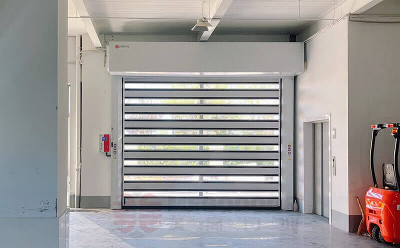 工厂保温门怎么选?普通卷帘门、提升门、硬质快速门有什么区别插图2 工厂保温门怎么选?普通卷帘门、提升门、硬质快速门有什么区别插图2